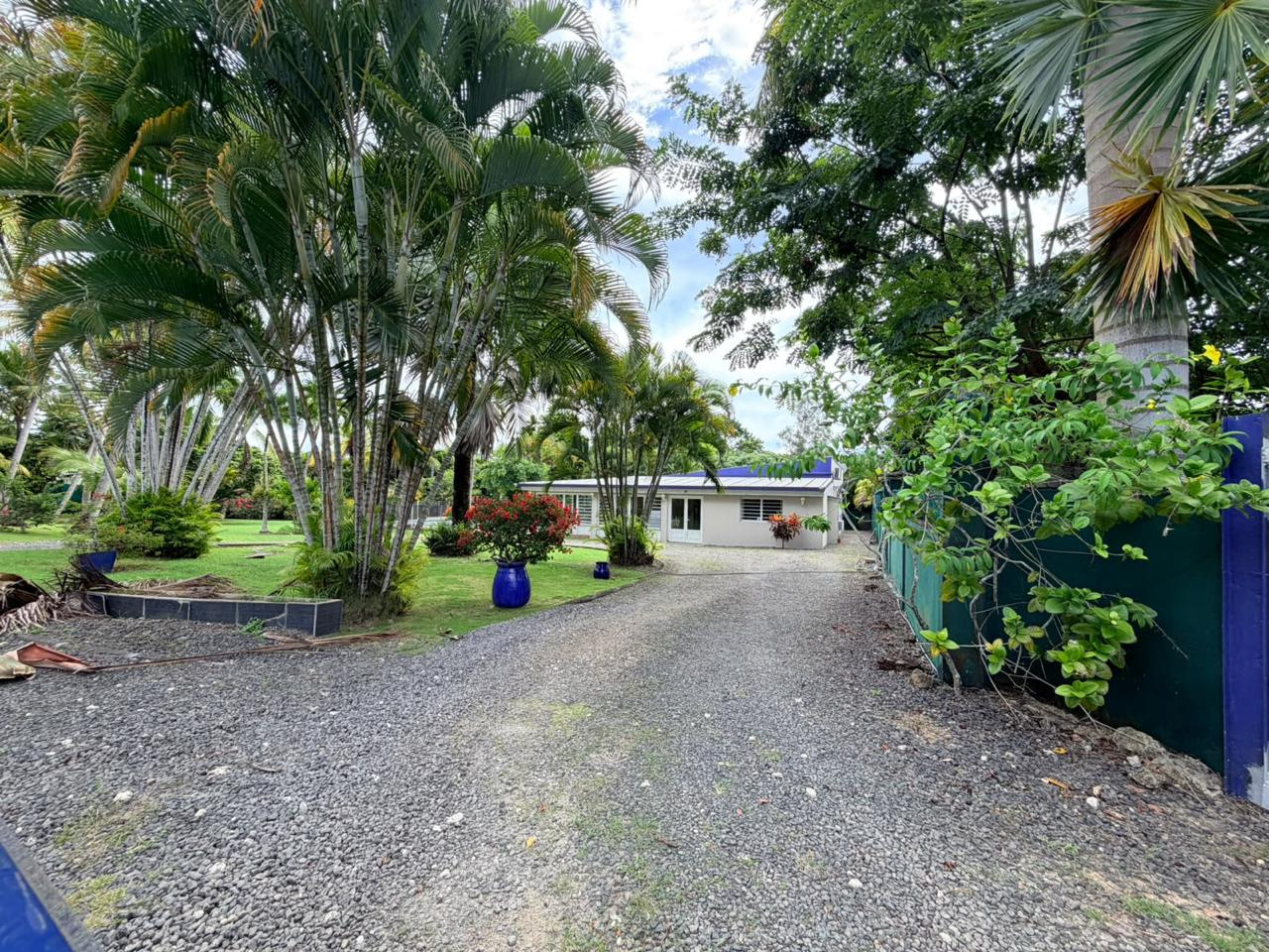 À louer villa meublée avec piscine à baie-mahault