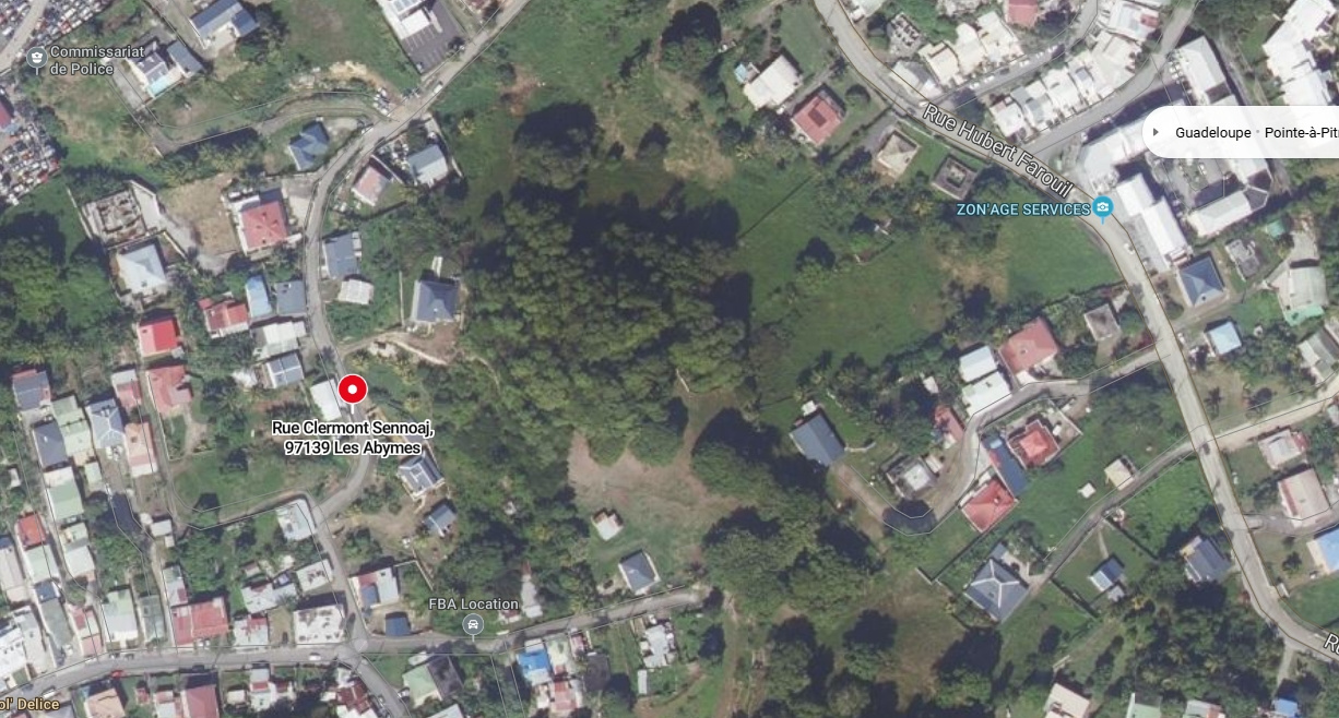 Terrain à vendre   800 m2 avec maison individuelle en construction.