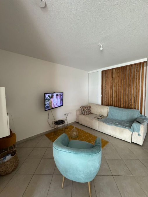 À vendre   Appartement T2 avec parking   Les Abymes